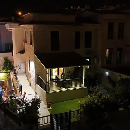 Center With Pool Leylacanhouse Cesme