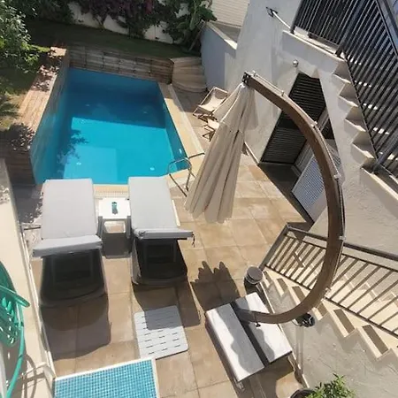 Villa Center With Pool Leylacanhouse