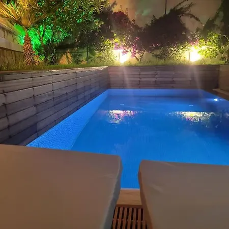 Villa Center With Pool Leylacanhouse *