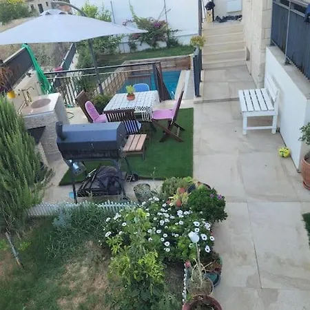 Center With Pool Leylacanhouse