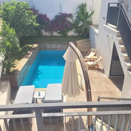 Center With Pool Leylacanhouse *