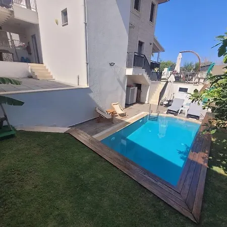 Villa Center With Pool Leylacanhouse