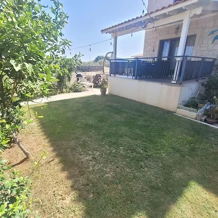 Villa Center With Pool Leylacanhouse